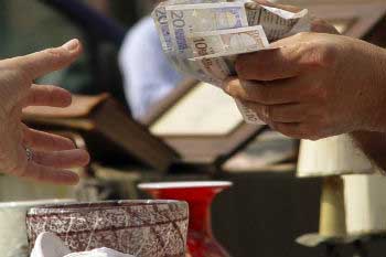 Save money buying second-hand objects Save money buying second-hand objects