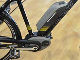 Motor installed on pedals and battery