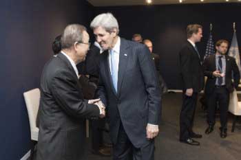 Ban Ki-moon greets John Kerry